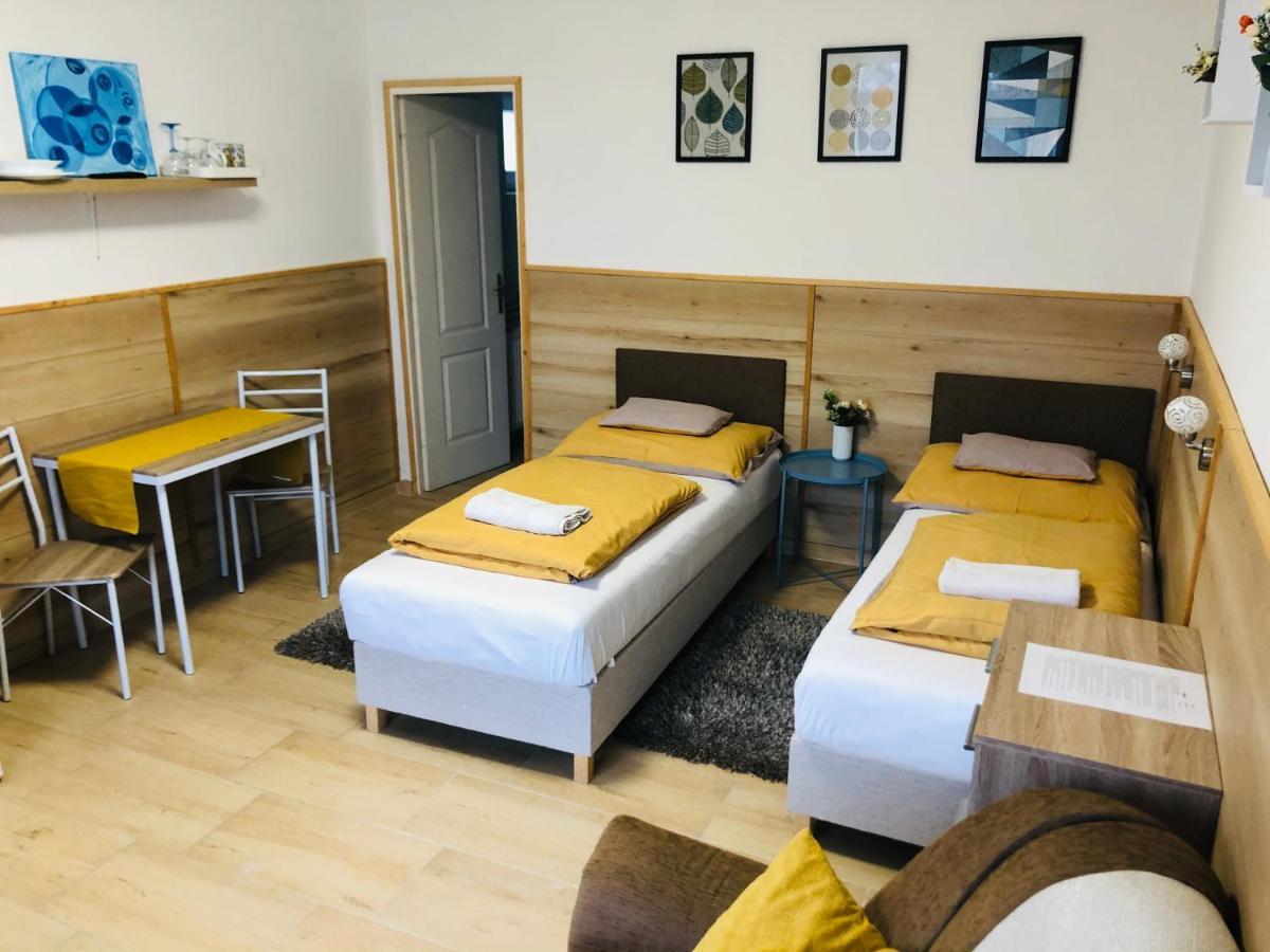 Melania Vendeghaz Hotel Balatonfokajar ภายนอก รูปภาพ