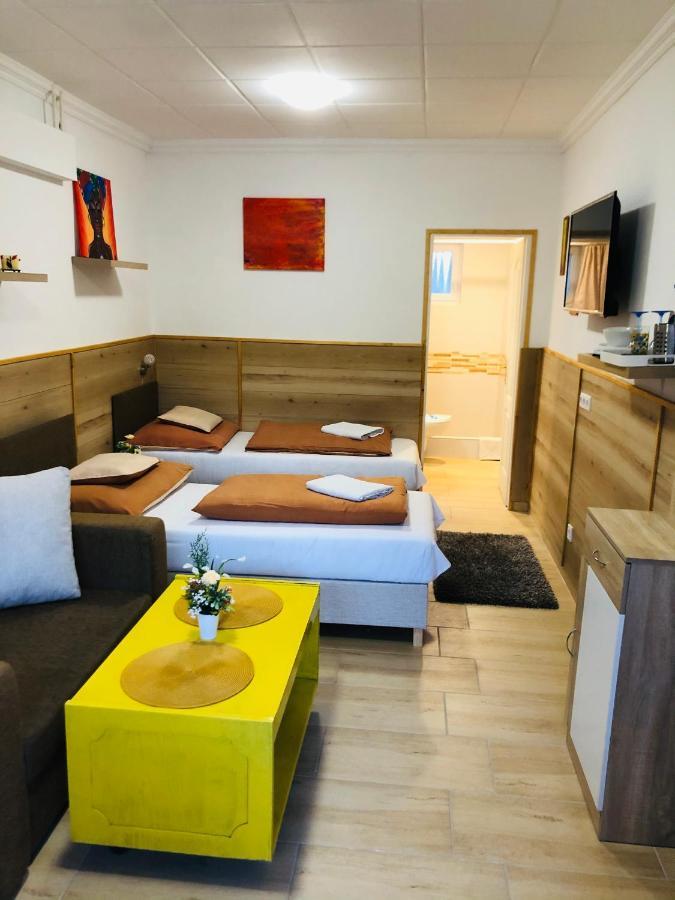 Melania Vendeghaz Hotel Balatonfokajar ภายนอก รูปภาพ